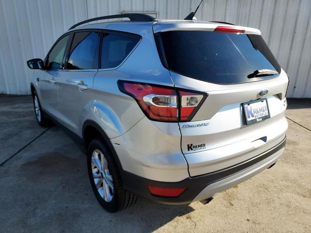 2018 ford escape se
