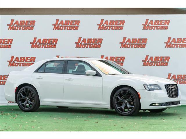 2022 chrysler 300 s