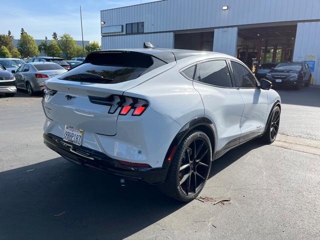 2022 ford mustang mach-e premium