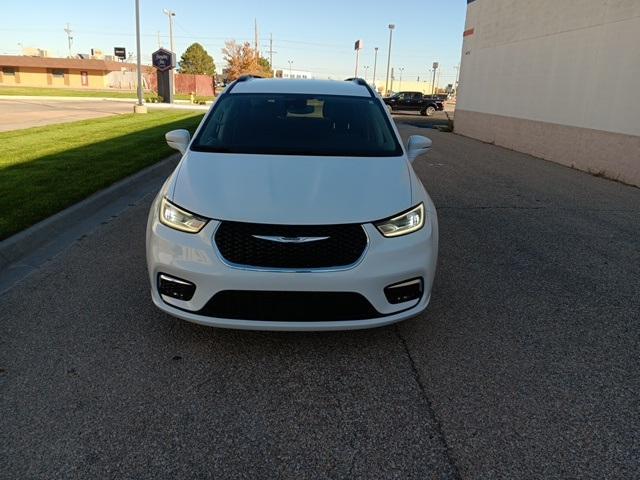 2022 chrysler pacifica touring-l
