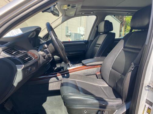 2010 bmw x5 in secaucus, new jersey