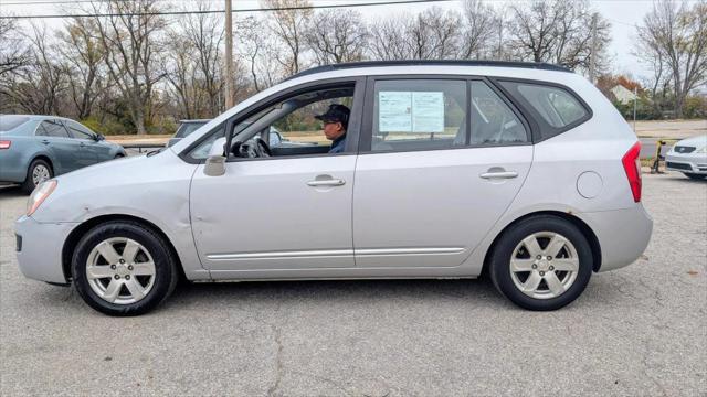 2008 kia rondo lx v6