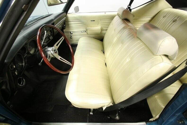classic vintage chrome hardtop muscle car bbc chevy automatic