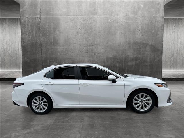 2022 toyota camry le