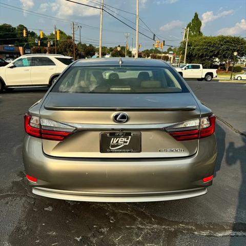 2018 lexus es 300h base