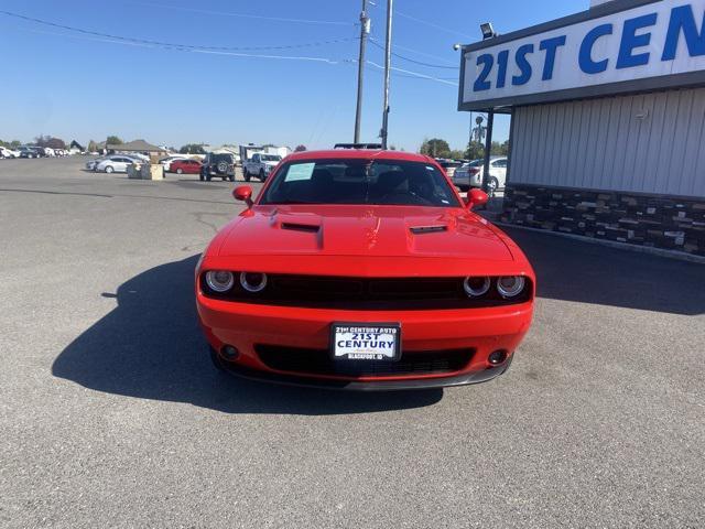 2021 dodge challenger sxt