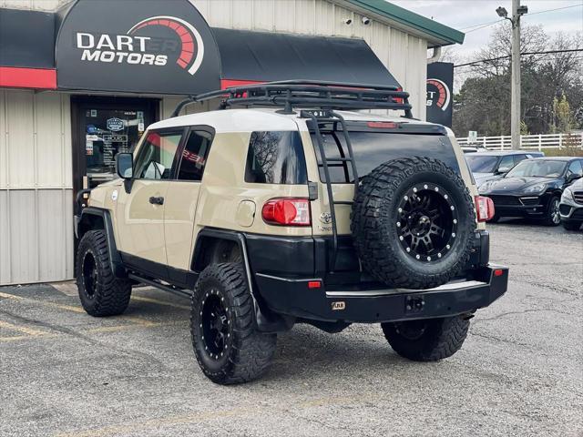 2011 toyota fj cruiser base