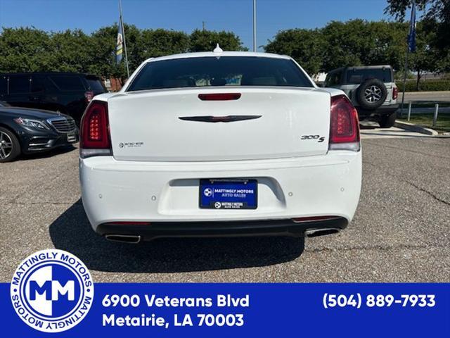 2023 chrysler 300 s