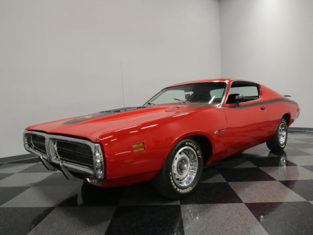 big block 440 mopar, hide-away headlights, great color combo, great entry muscle