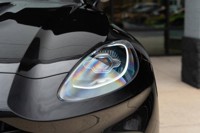 2021 aston martin dbx base