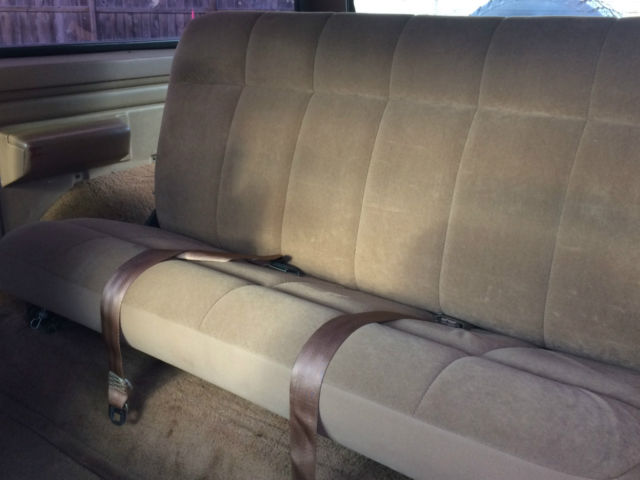 1991 ford bronco eddie bauer black & tan. great condition driven daily
