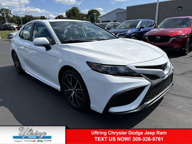 2022 toyota camry se