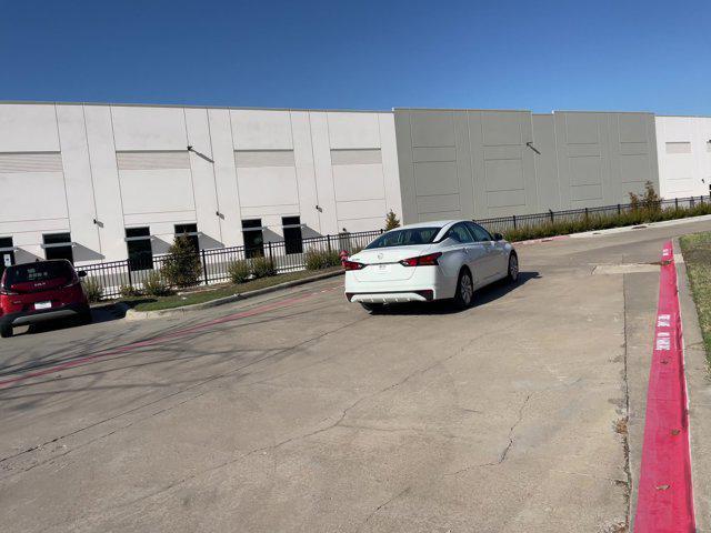 2023 nissan altima s fwd