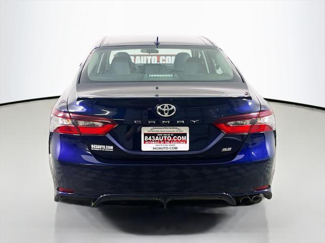 2022 toyota camry se