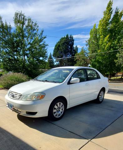 2004 toyota corolla le