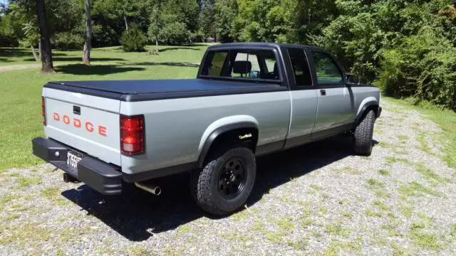 1992 dodge dakota 4x4 extended cab 5.2l v8, auto trans