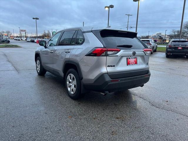 2022 toyota rav4 le