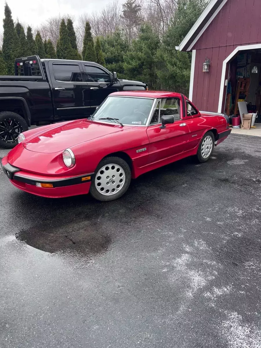 1988 alfa romeo spider red quadrifoglio
