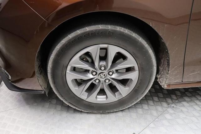2022 toyota sienna xle