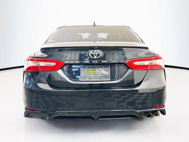 2020 toyota camry se