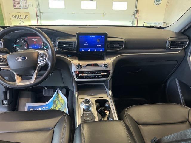 2022 ford explorer xlt
