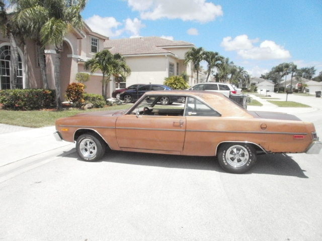 1976 dodge dart swinger....running, driving vehicle. drive it away!!!!!