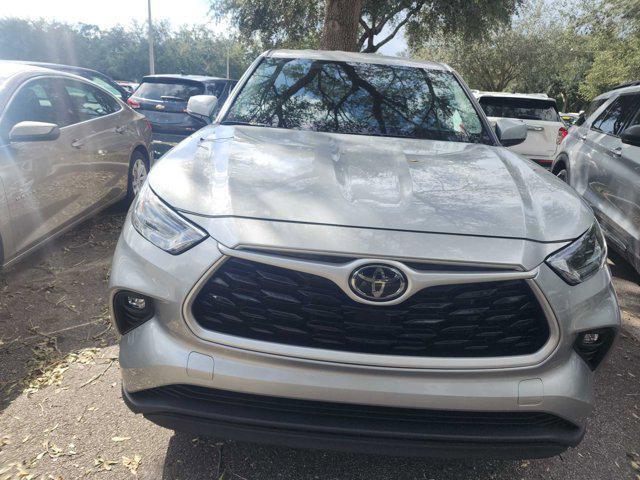 2023 toyota highlander le
