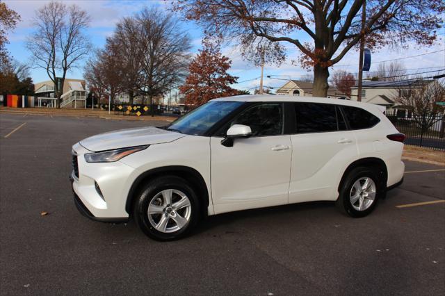 2023 toyota highlander le