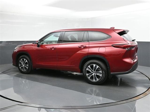 2021 toyota highlander xle