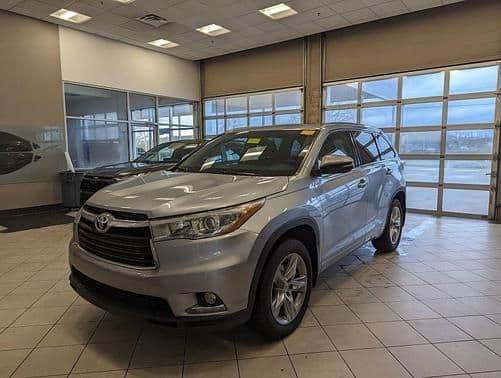 2014 toyota highlander limited in chester, indiana