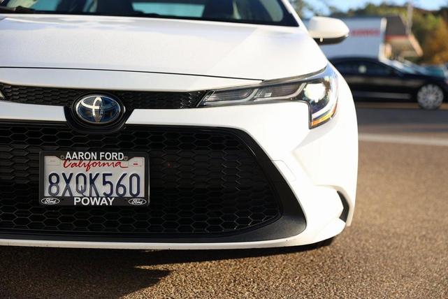 2022 toyota corolla hybrid le