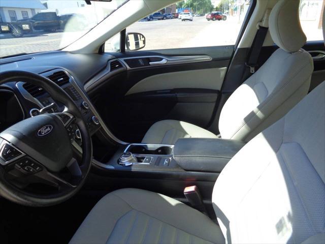 2018 ford fusion se