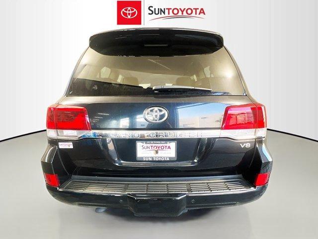 2018 toyota land cruiser v8