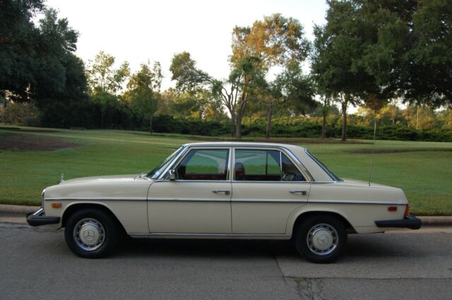 1976 mercedes w115 240d
