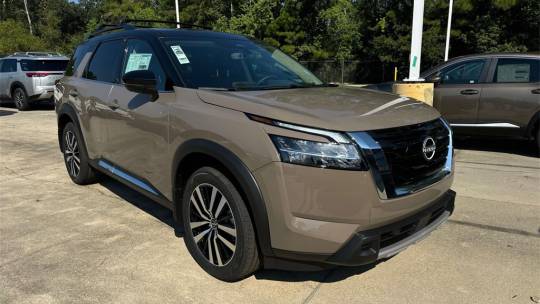 2024 Nissan Pathfinder platinum