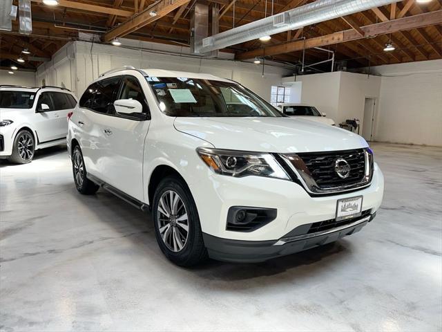 2017 nissan pathfinder sv