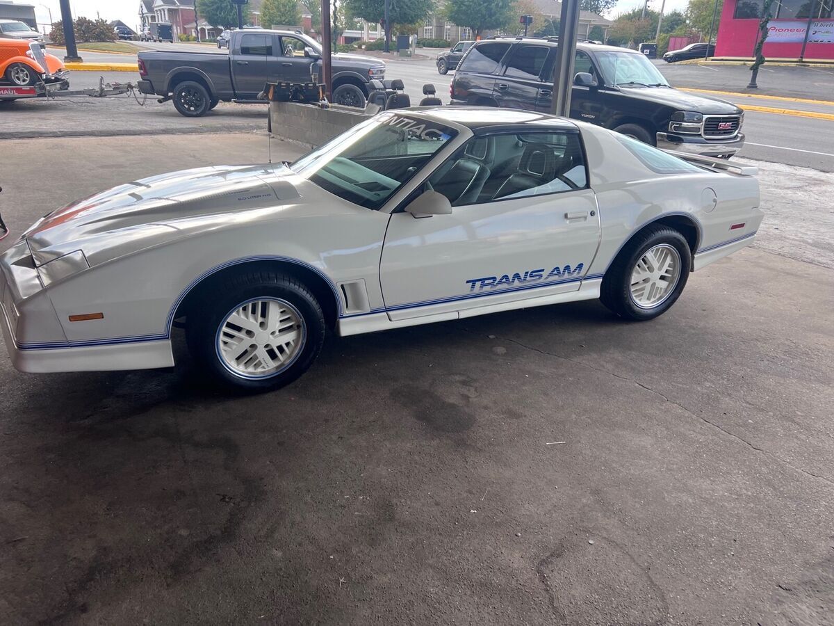 1984 pontiac firebird white rwd automatic trans am