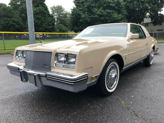1985 buick riviera v8 loades 3,000 original miles all original !!!