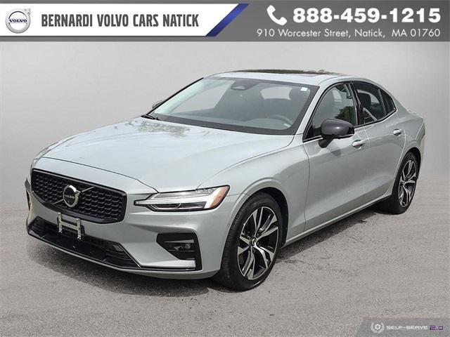 2024 volvo s60 b5 plus dark theme