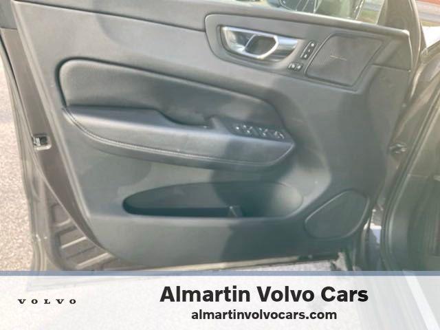 2022 volvo xc60 b5 awd momentum
