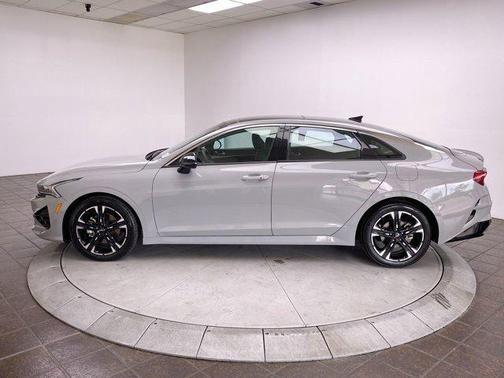 2022 kia k5