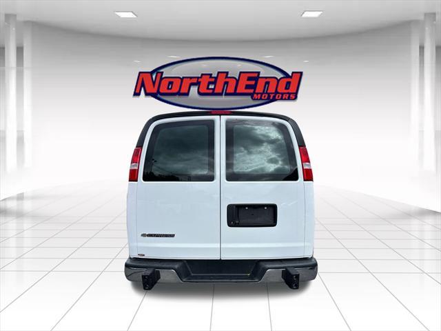 2022 chevrolet express 2500 rwd 2500 regular wheelbase wt