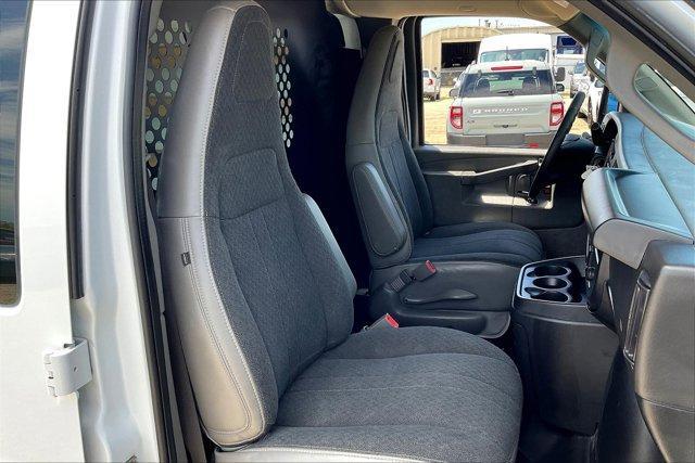 2022 gmc savana 2500 work van