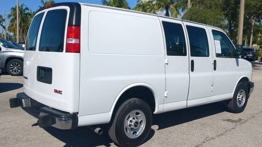 2022 gmc savana 2500