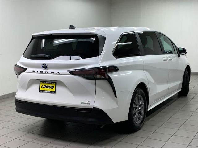 2024 toyota sienna le