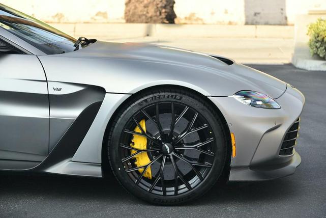 2023 aston martin vantage v12