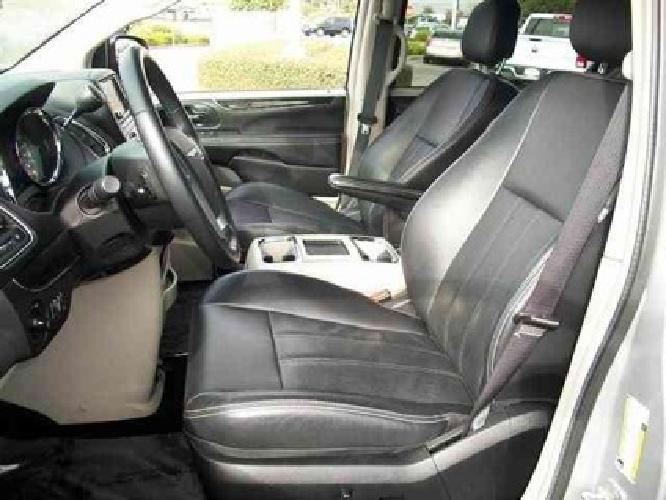 2013 chrysler town & country touring in davis, ca