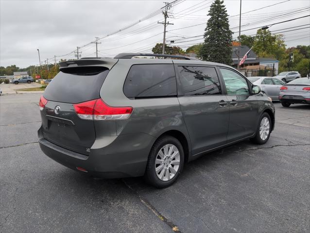 2014 toyota sienna le