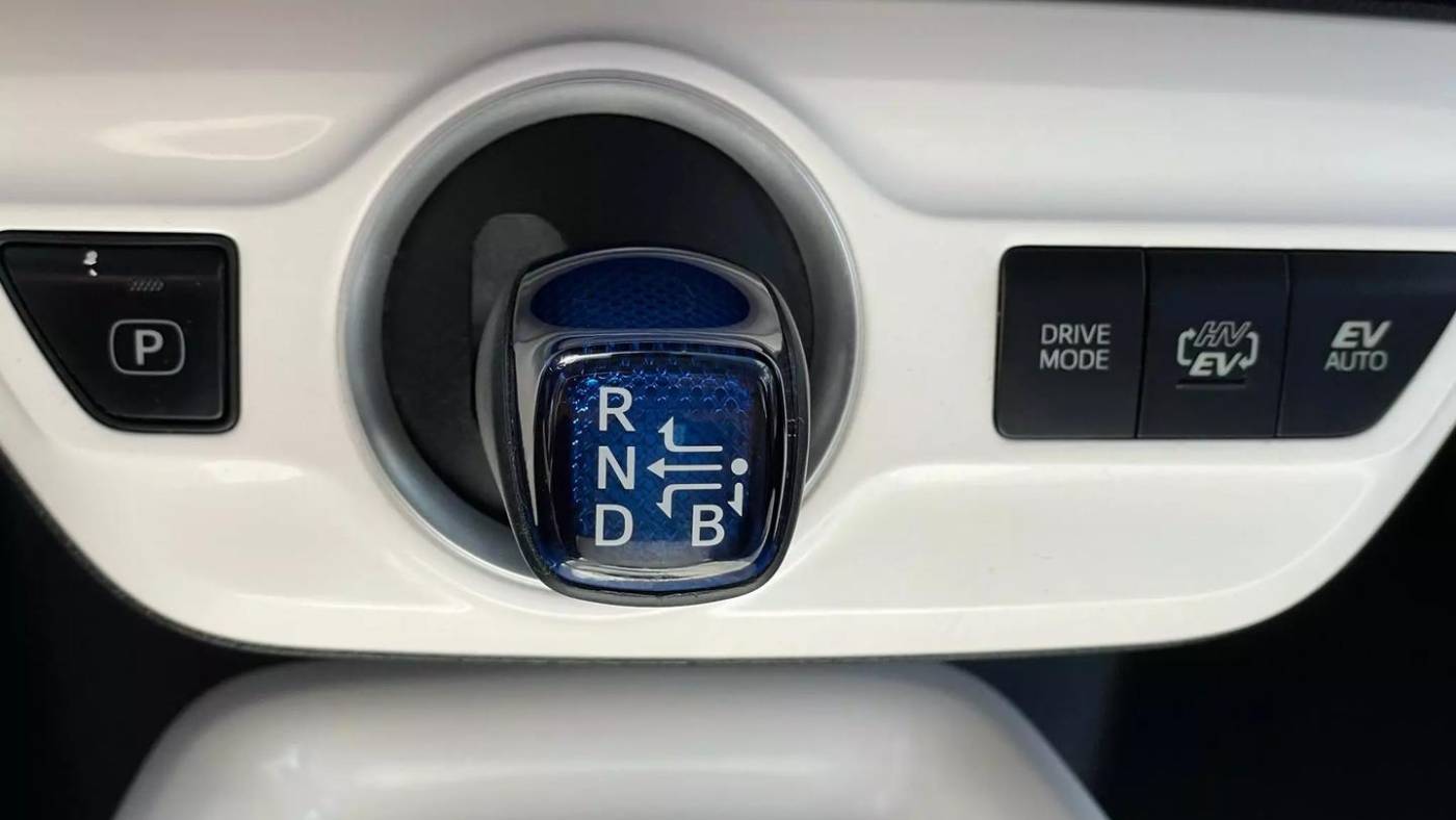 2018 toyota prius prime plus