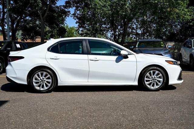 2024 toyota camry le